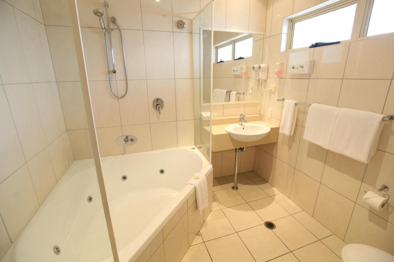 Red Bridge Motor Inn Woombye Экстерьер фото